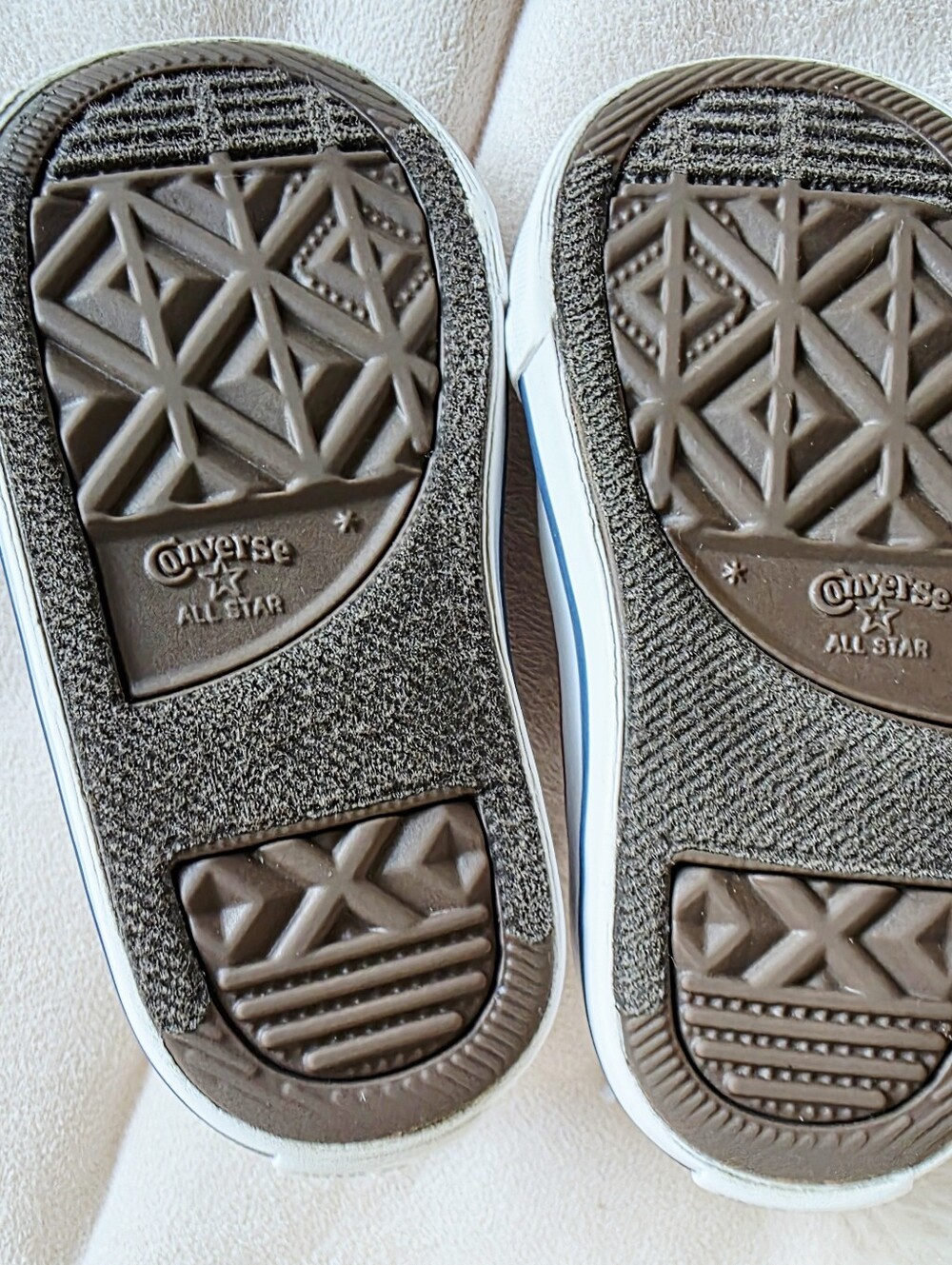 Black and White Toddler Converse Low Top Sneakers Both size 5 - Picture 11 of 13